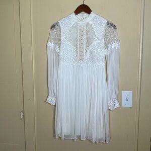 Elegant White Lace Dress Vintage